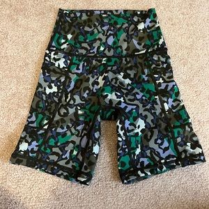 Arie multicolor camo women’s biker shorts with pockets on both sides!